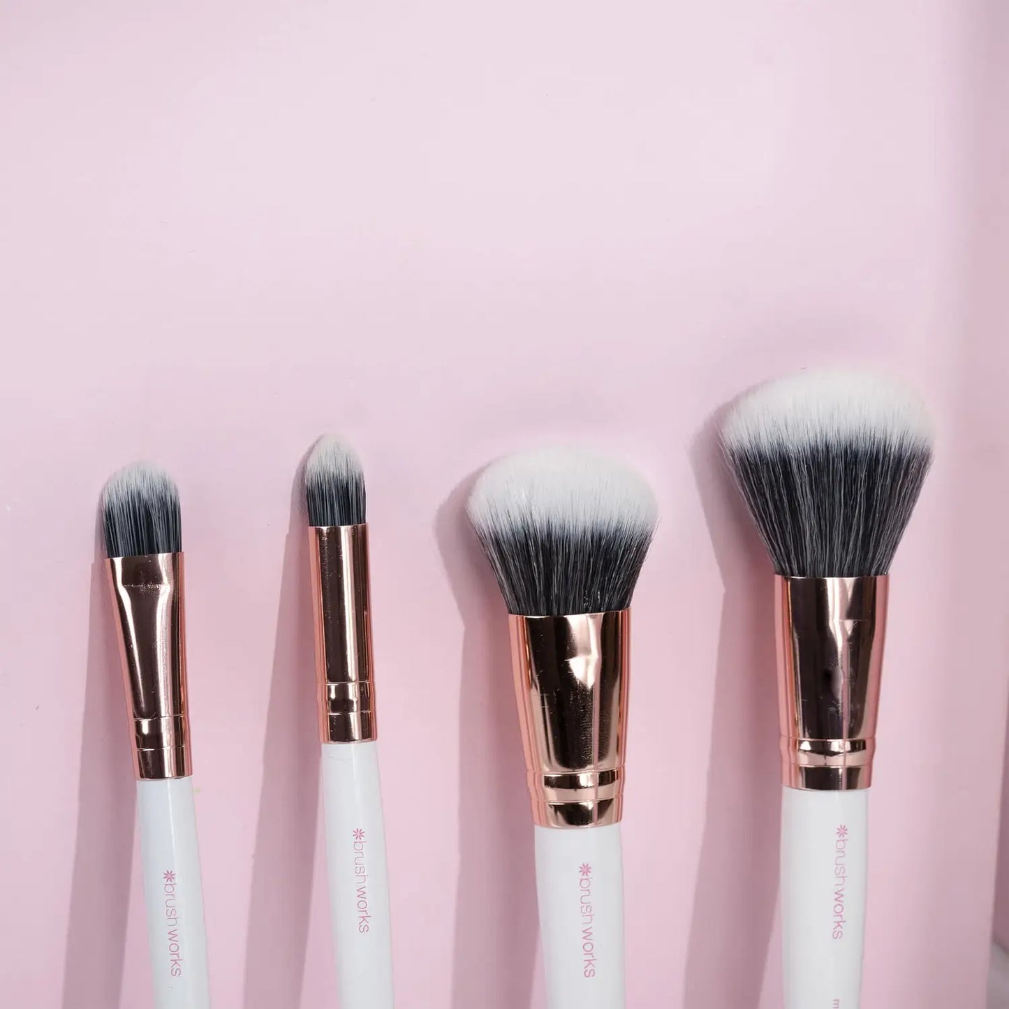 BRUSH WORKS Travel Brush Set - White/Gold