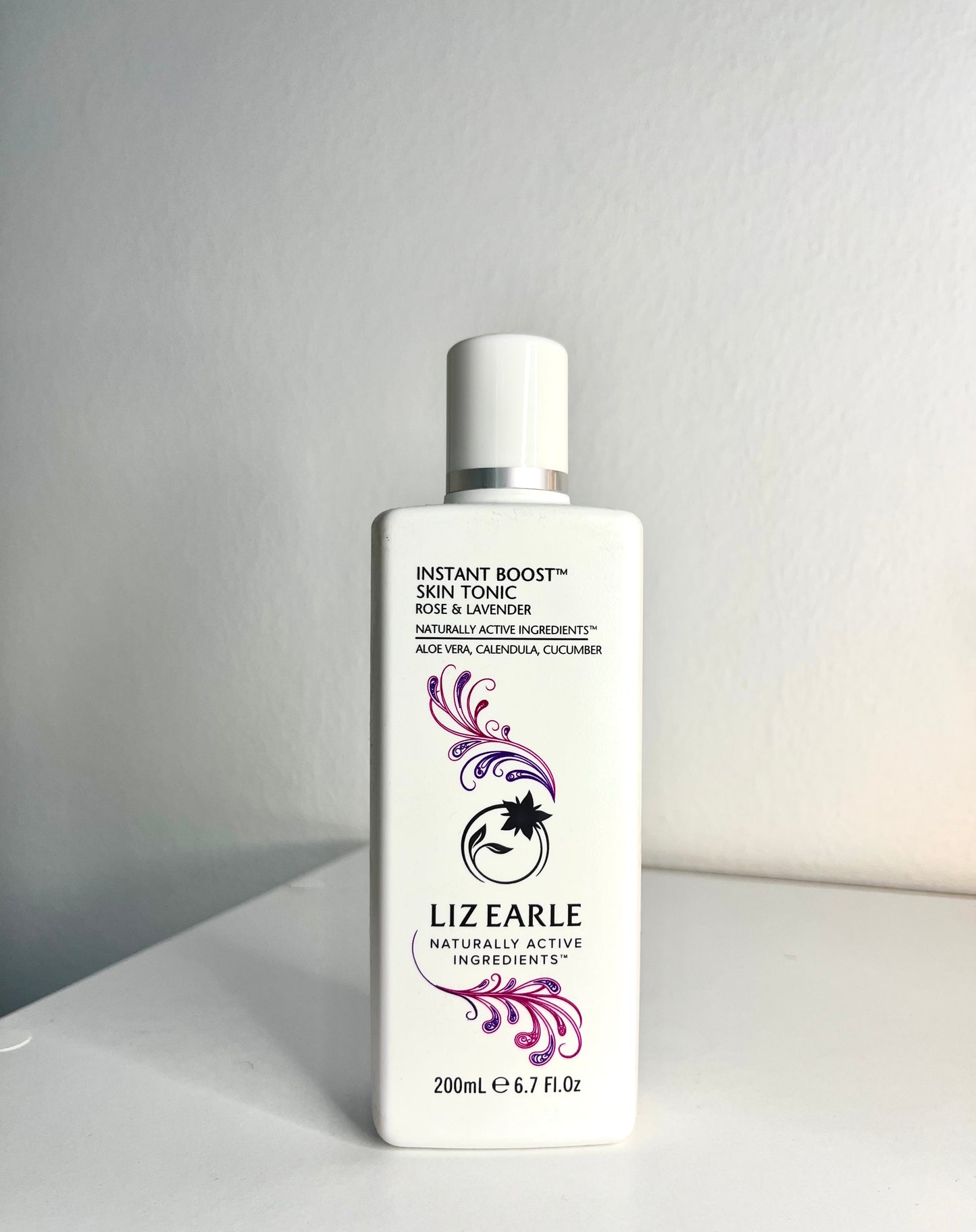 LIZ EARLE Instant Boost™ Skin Tonic Toner 200ml